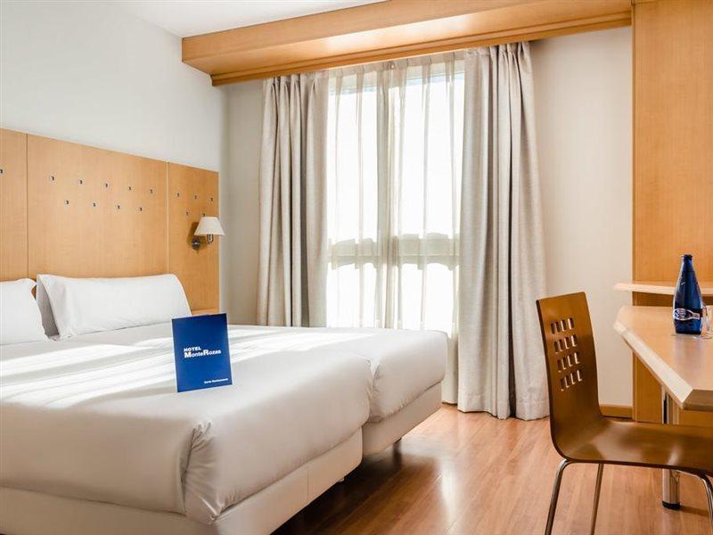Hotel Monte Rozas ลัสโรซัส เด มาดริด ภายนอก รูปภาพ