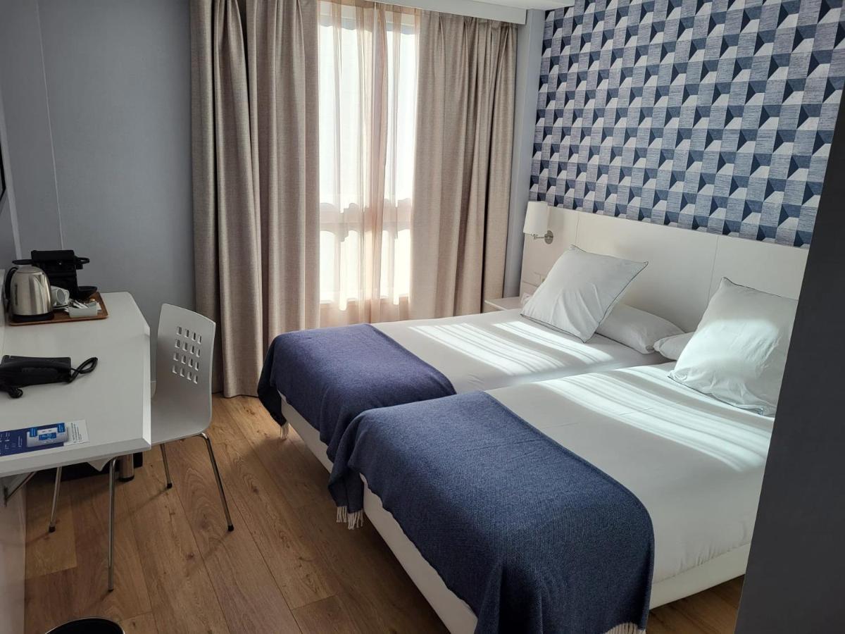 Hotel Monte Rozas ลัสโรซัส เด มาดริด ภายนอก รูปภาพ