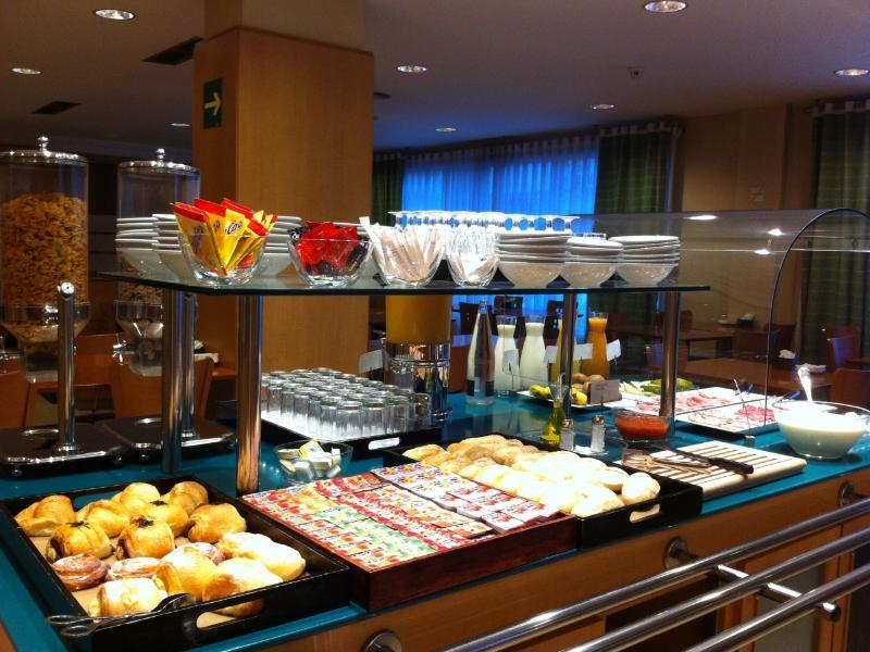 Hotel Monte Rozas ลัสโรซัส เด มาดริด ภายนอก รูปภาพ