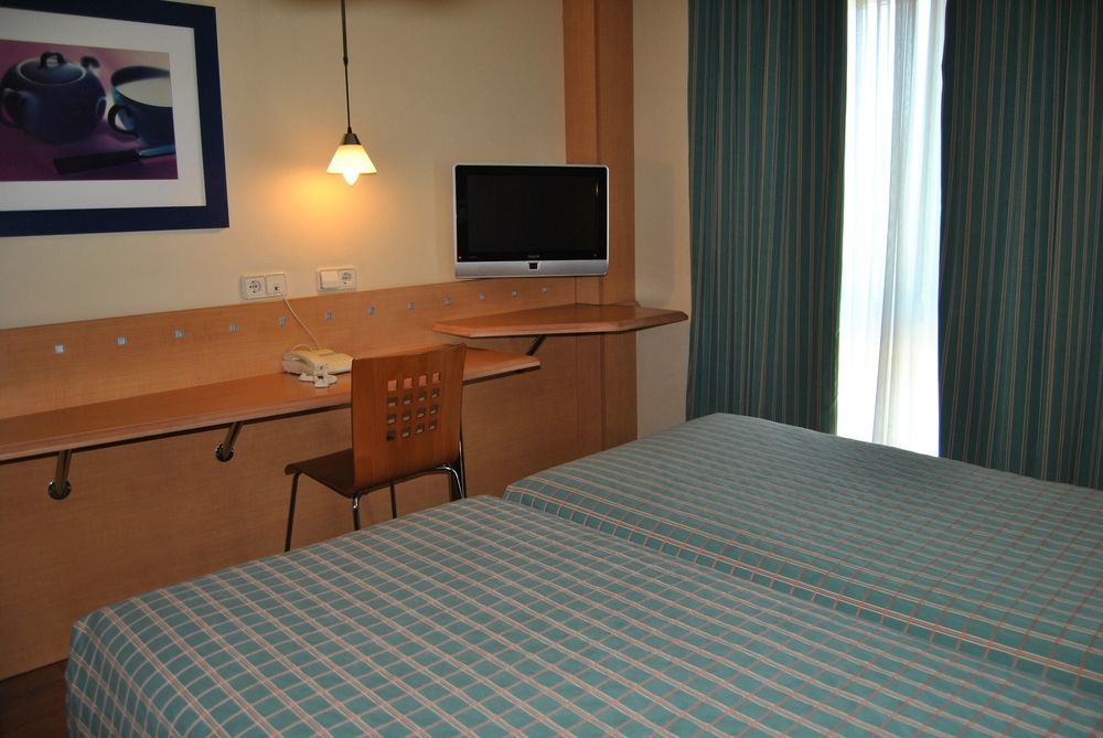 Hotel Monte Rozas ลัสโรซัส เด มาดริด ภายนอก รูปภาพ